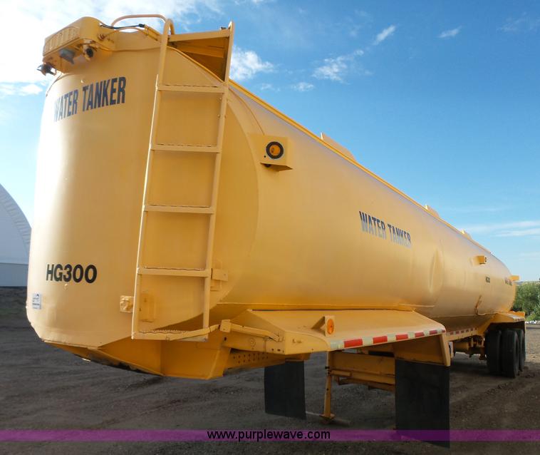 image for item DA2773 1957 Butler H9200 tank trailer