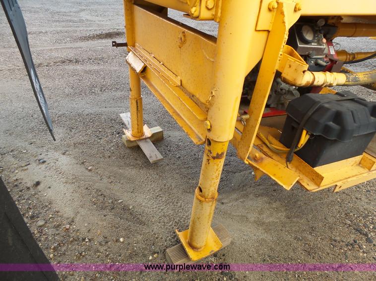 image for item DA2773 1957 Butler H9200 tank trailer