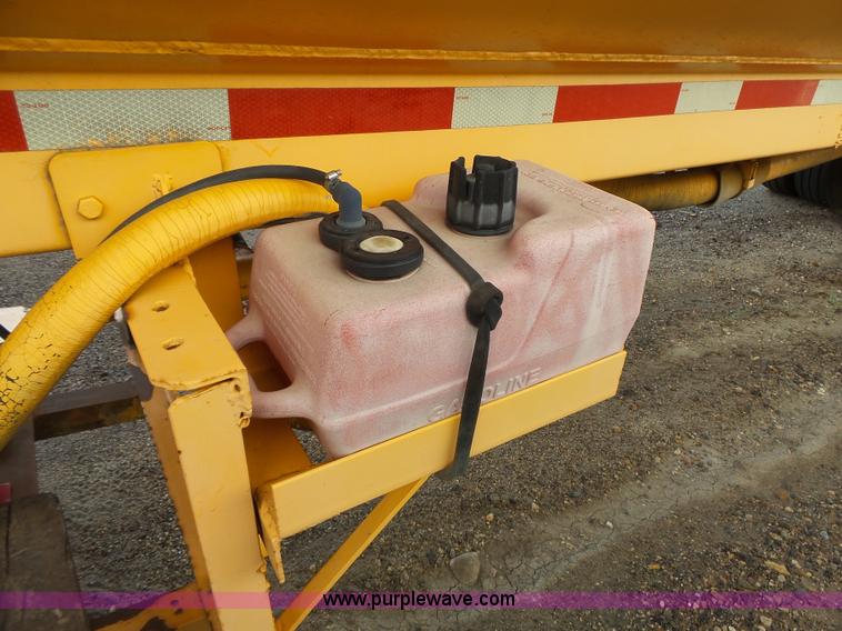 image for item DA2773 1957 Butler H9200 tank trailer