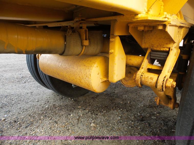 image for item DA2773 1957 Butler H9200 tank trailer