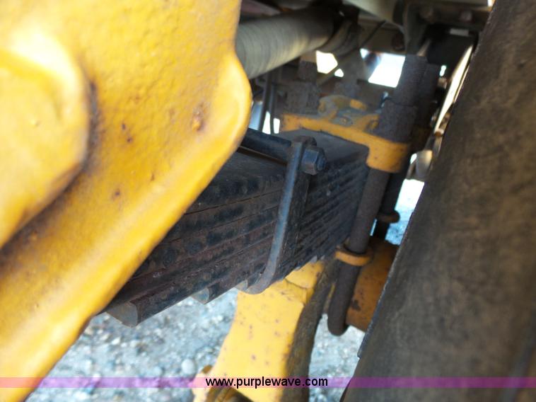 image for item DA2773 1957 Butler H9200 tank trailer