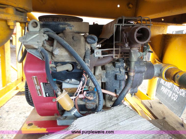 image for item DA2773 1957 Butler H9200 tank trailer