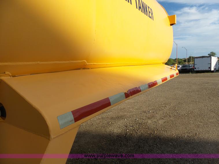 image for item DA2773 1957 Butler H9200 tank trailer