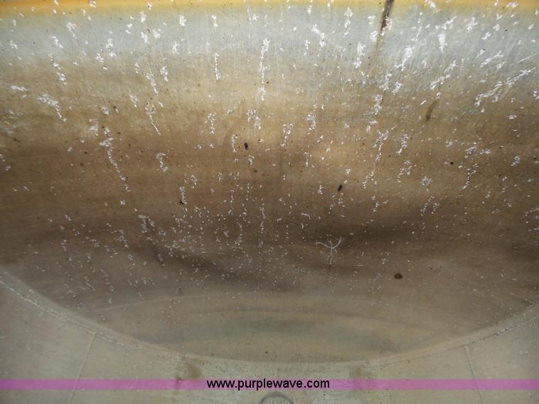 image for item DA2773 1957 Butler H9200 tank trailer