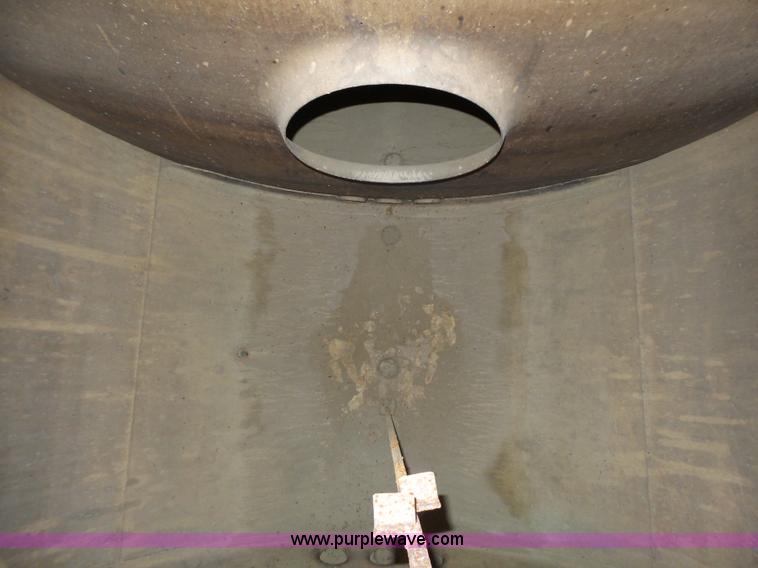 image for item DA2773 1957 Butler H9200 tank trailer