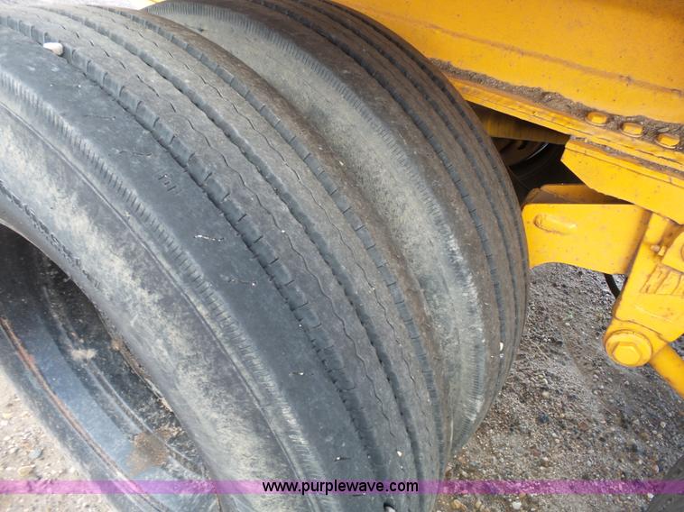 image for item DA2773 1957 Butler H9200 tank trailer