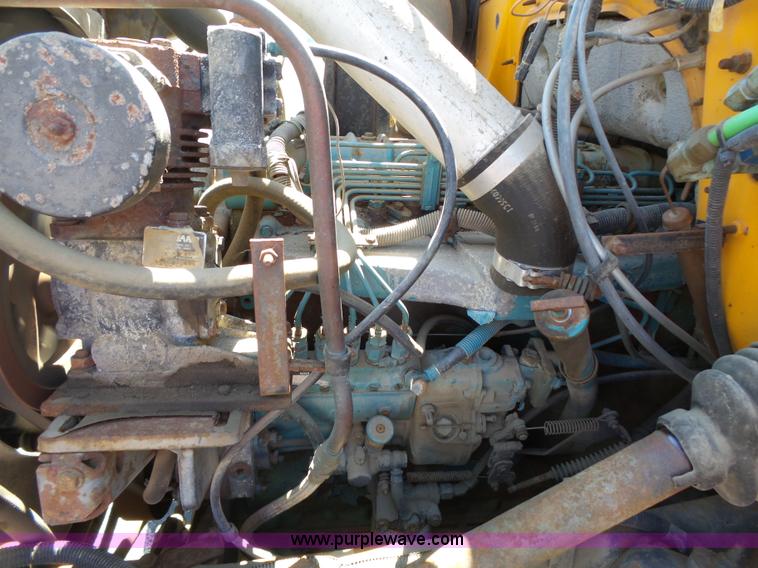 image for item DA2775 1990 International 4700 oil distributor truck