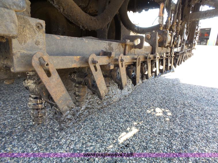 1990 International 4700 oil distributor truck in Aberdeen, SD | Item