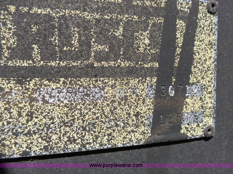 image for item DA2775 1990 International 4700 oil distributor truck