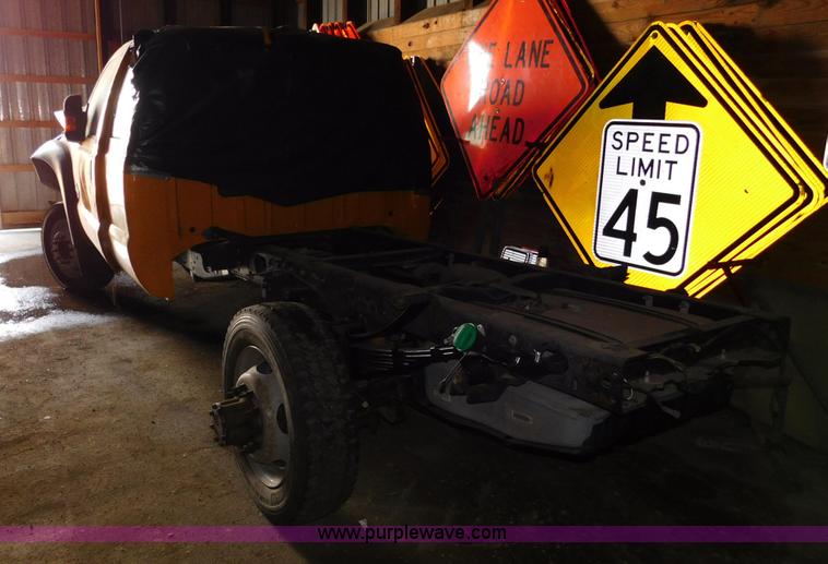 image for item DA2778 2013 Ford F550 SuperCab truck cab and chassis