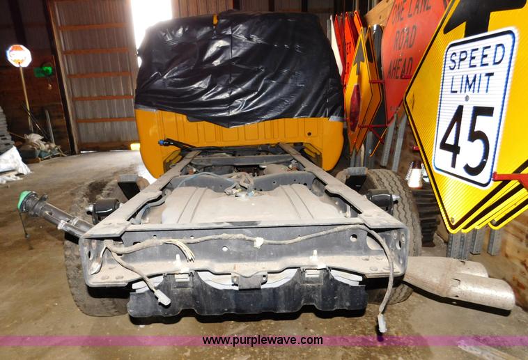 image for item DA2778 2013 Ford F550 SuperCab truck cab and chassis