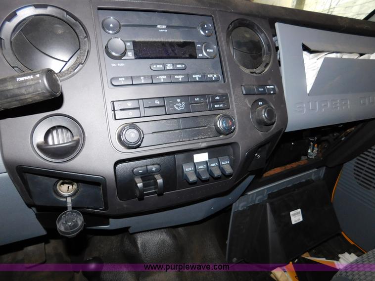 image for item DA2778 2013 Ford F550 SuperCab truck cab and chassis