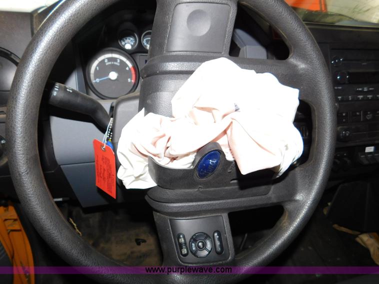 image for item DA2778 2013 Ford F550 SuperCab truck cab and chassis