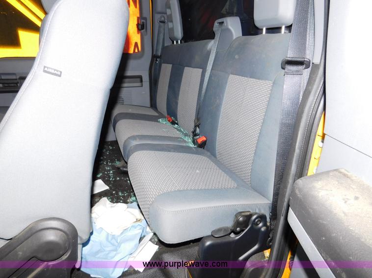 image for item DA2778 2013 Ford F550 SuperCab truck cab and chassis