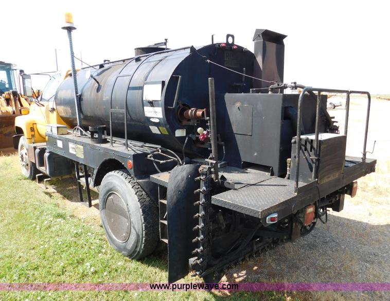 image for item DA2780 1990 GMC TopKick oil distributor truck