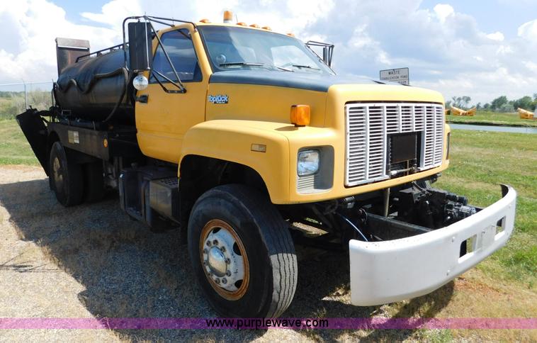 image for item DA2780 1990 GMC TopKick oil distributor truck