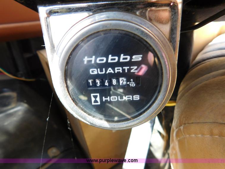 image for item DA2780 1990 GMC TopKick oil distributor truck