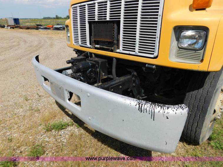 image for item DA2780 1990 GMC TopKick oil distributor truck