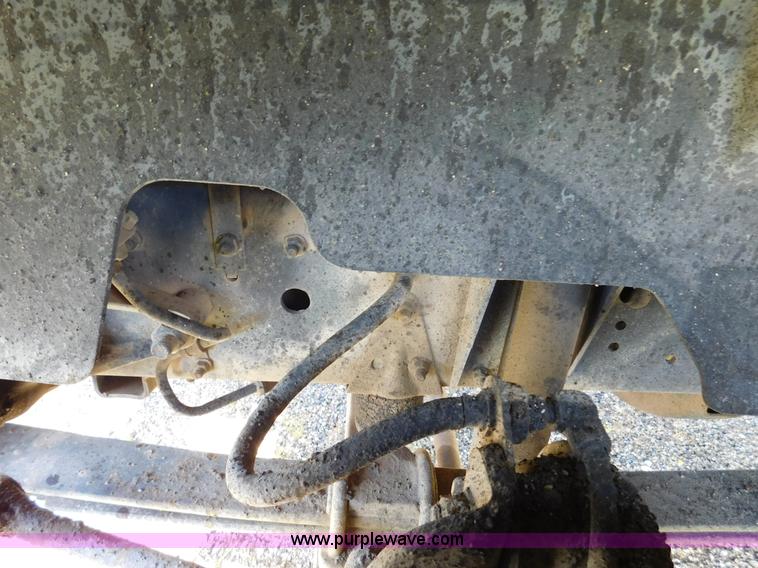 image for item DA2780 1990 GMC TopKick oil distributor truck