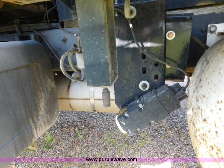 image for item DA2780 1990 GMC TopKick oil distributor truck