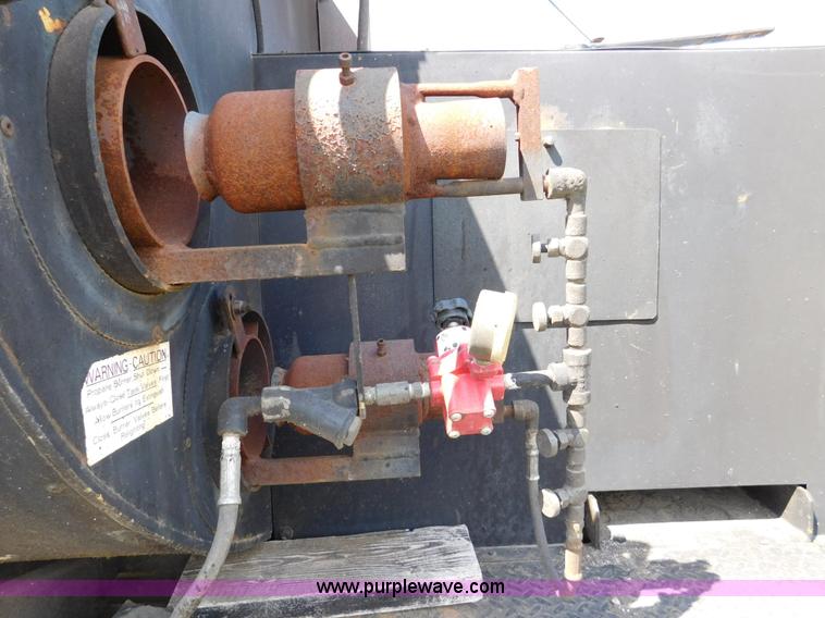 image for item DA2780 1990 GMC TopKick oil distributor truck