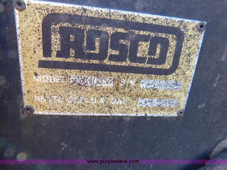 image for item DA2780 1990 GMC TopKick oil distributor truck