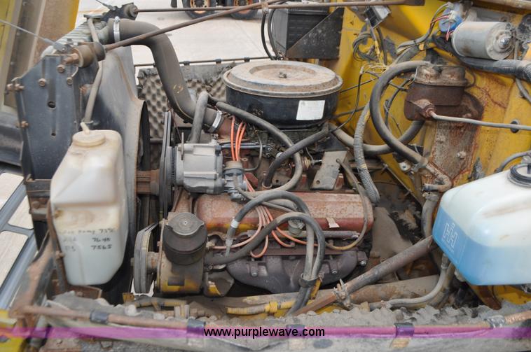 image for item G7430 1981 International 1824 drilling rig truck