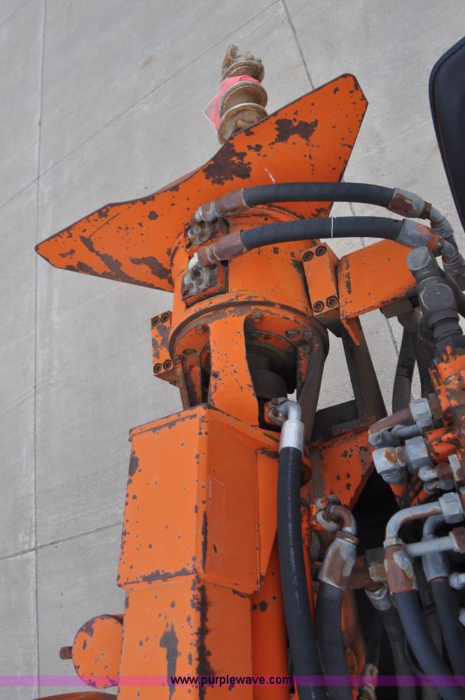 image for item G7430 1981 International 1824 drilling rig truck