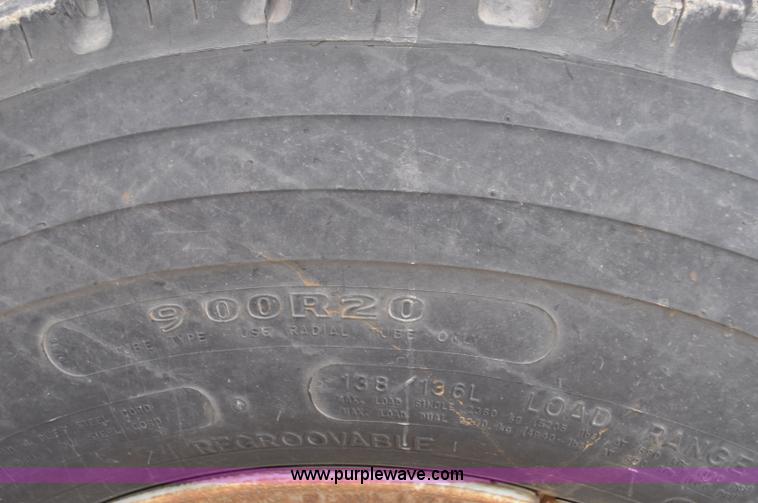 image for item G7430 1981 International 1824 drilling rig truck