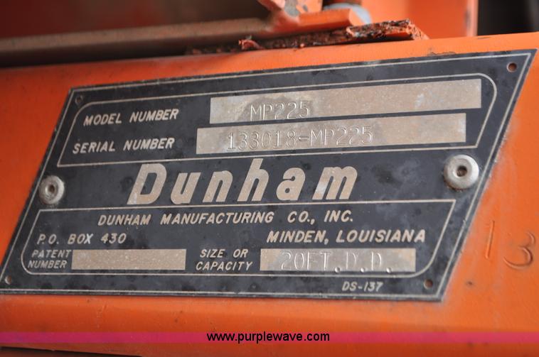 image for item G7430 1981 International 1824 drilling rig truck