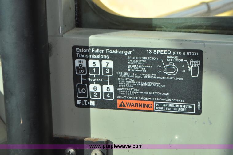 image for item G7431 1989 Oshkosh P25261 plow/spreader truck