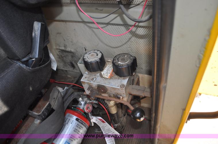 image for item G7431 1989 Oshkosh P25261 plow/spreader truck