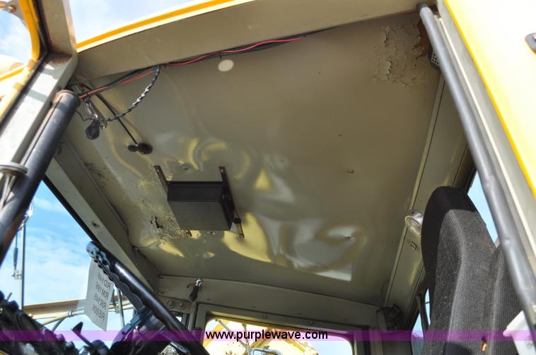 image for item G7431 1989 Oshkosh P25261 plow/spreader truck