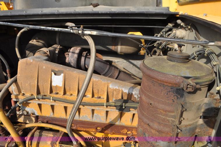 image for item G7431 1989 Oshkosh P25261 plow/spreader truck