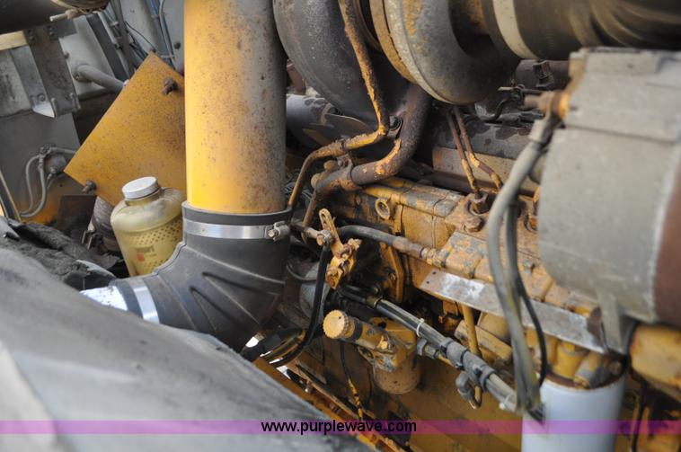 image for item G7431 1989 Oshkosh P25261 plow/spreader truck