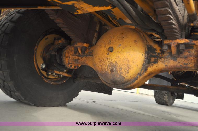 image for item G7431 1989 Oshkosh P25261 plow/spreader truck