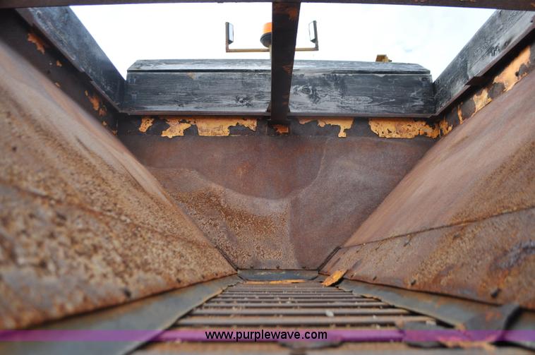 image for item G7431 1989 Oshkosh P25261 plow/spreader truck