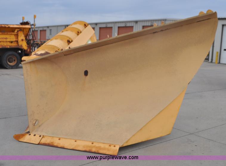 image for item G7431 1989 Oshkosh P25261 plow/spreader truck