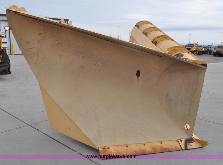 image for item G7431 1989 Oshkosh P25261 plow/spreader truck