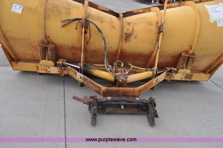 image for item G7431 1989 Oshkosh P25261 plow/spreader truck