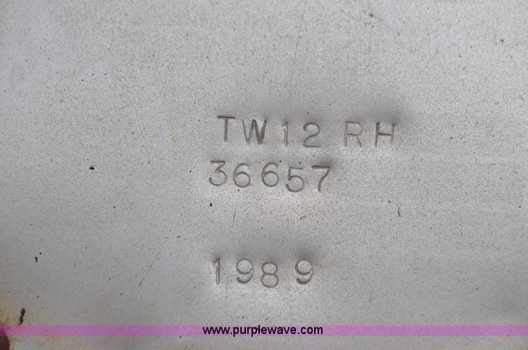 image for item G7431 1989 Oshkosh P25261 plow/spreader truck