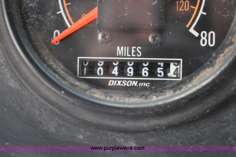 image for item G7431 1989 Oshkosh P25261 plow/spreader truck