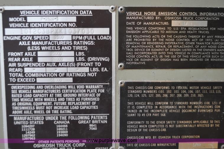 image for item G7431 1989 Oshkosh P25261 plow/spreader truck