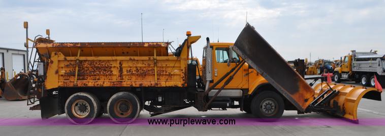 image for item G7432 1998 International 2554 dump truck