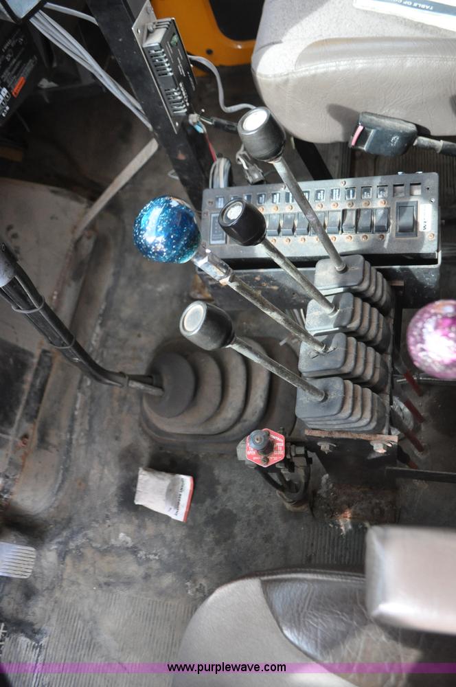 image for item G7432 1998 International 2554 dump truck