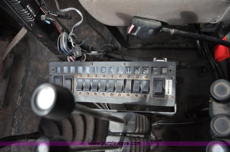 image for item G7432 1998 International 2554 dump truck