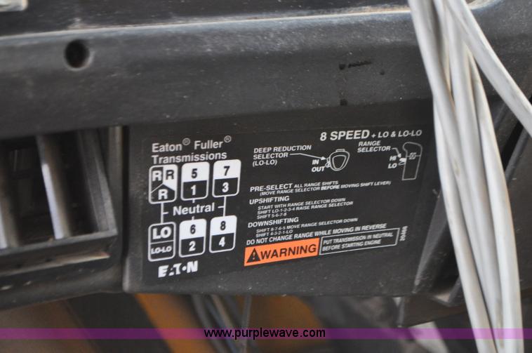 image for item G7432 1998 International 2554 dump truck