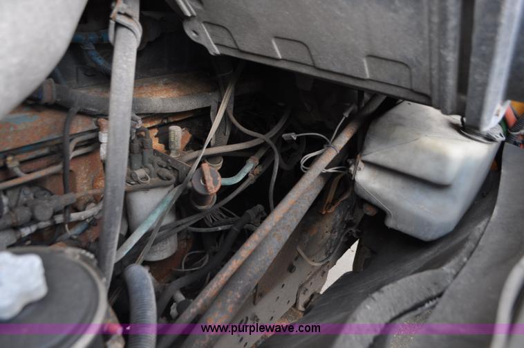 image for item G7432 1998 International 2554 dump truck