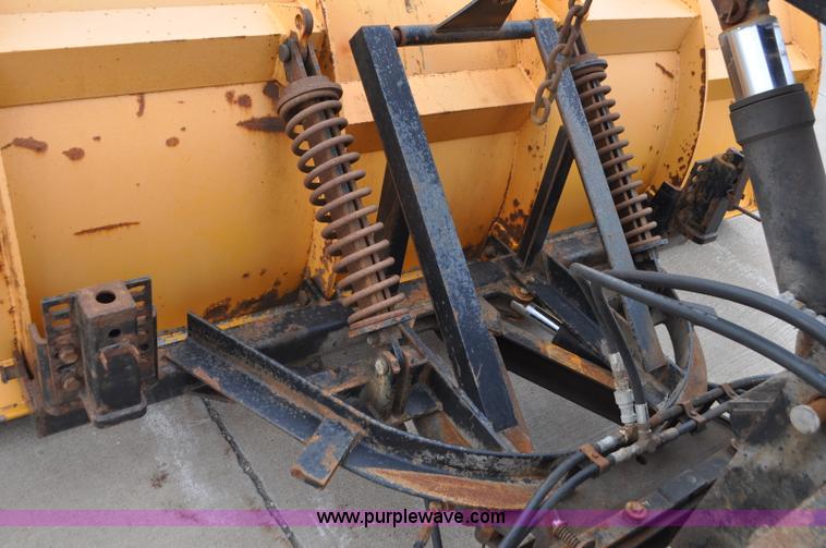 image for item G7432 1998 International 2554 dump truck