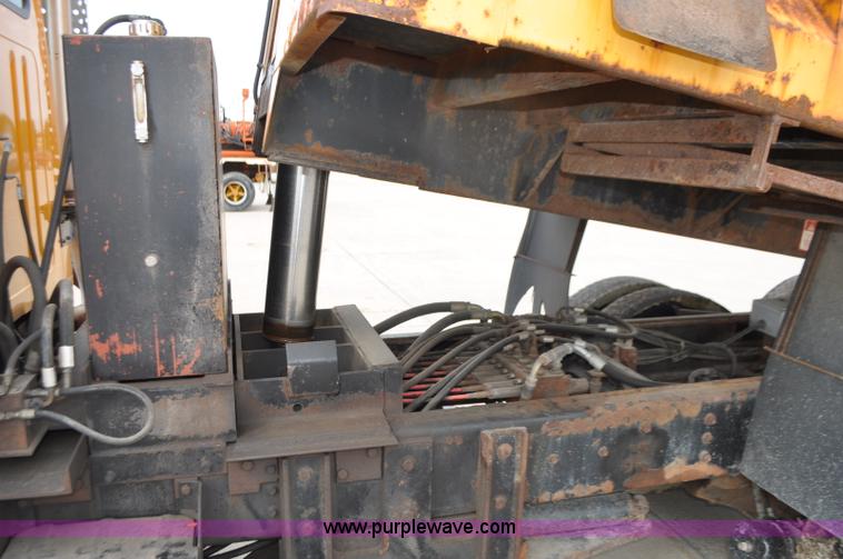 image for item G7432 1998 International 2554 dump truck